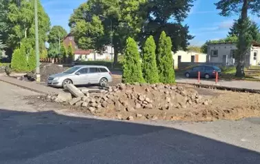 1000035758