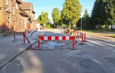 1000035749