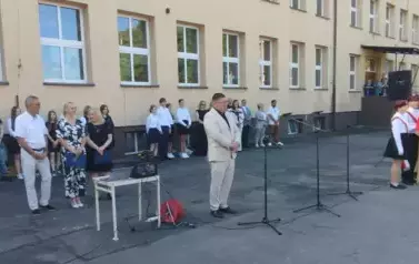 Wiceburmistrz Jacek Szadzewicz życzy uczniom sukces&oacute;w
