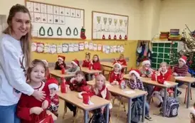 Uczestnicy konkursu wraz z nauczycielem 1-3 (3)