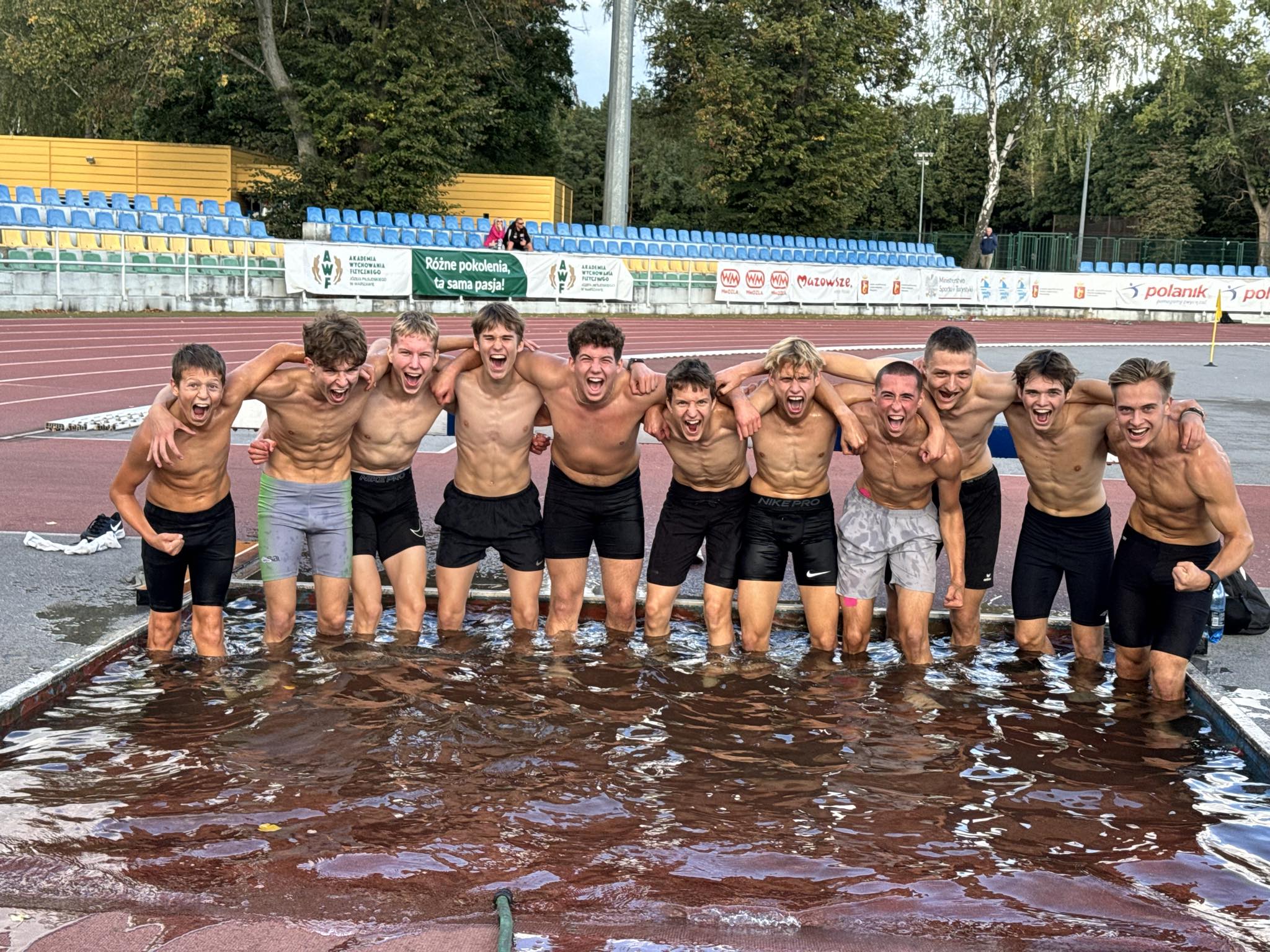 Zdjęcie grupowe zawodnik&oacute;w