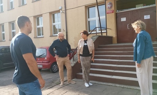 Zdjęcie do Przegląd szk&oacute;ł i stan przygotowań do nowego roku szkolnego