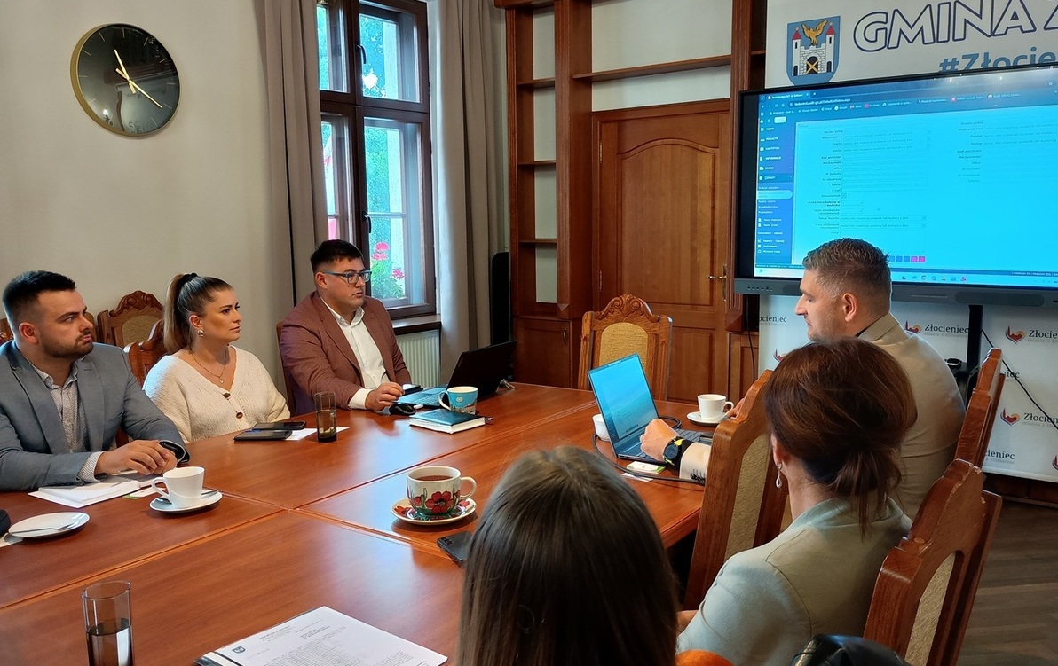 Jak poprawić segregację odpadów w Złocieńcu? Gmina rozmawia z zarządcami nieruchomości