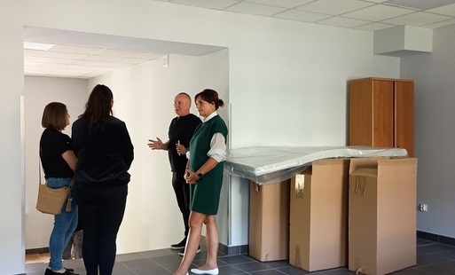 Zdjęcie do Wypożyczalnia sprzętu rehabilitacyjnego na finiszu. Ostatnie przygotowania przed otwarciem