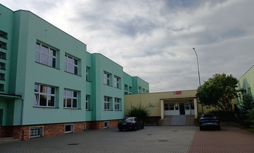 Zdjęcie do Będzie nowy dach na szkole w Budowie
