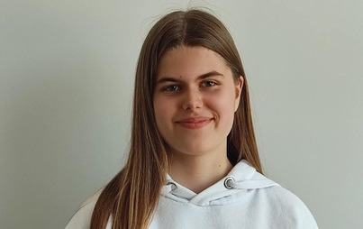 Zdjęcie do Karolina Szcześniak zwyciężczynią og&oacute;lnopolskiego konkursu programu edukacyjnego "Lekcje z Temidą"