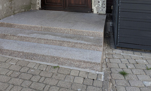 Zdjęcie do Gmina zwiększa dostępność do gł&oacute;wnego budynku urzędu